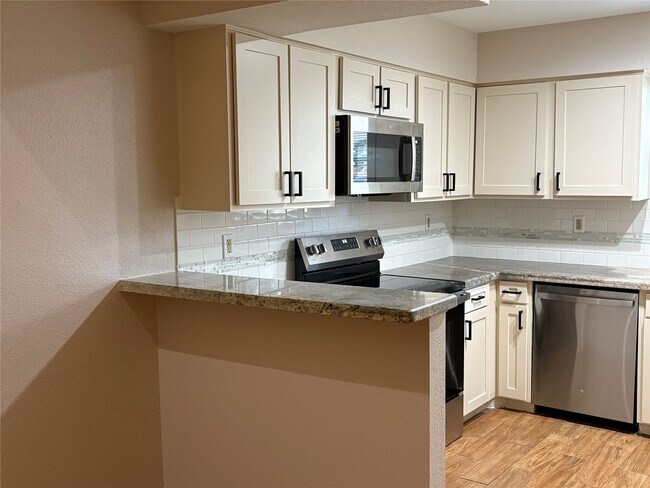 Foto del edificio - 14515 Wunderlich Dr