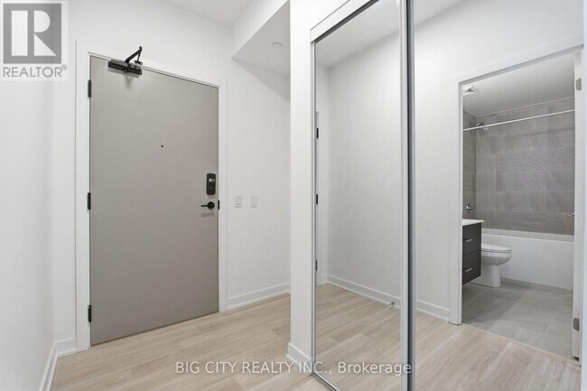 Building Photo - 5105 Hurontario St