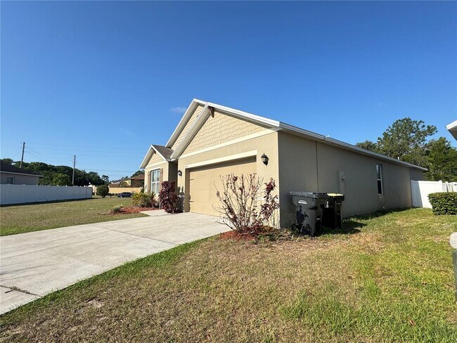 Building Photo - 404 Tanglewood Dr