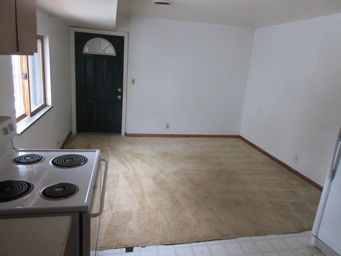 1532 college ave stevens point wi 54481 apartments stevens point wi apartments com