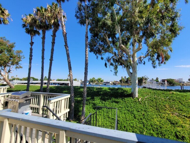 Building Photo - Charming 2-Bed 2-Bath Townhouse with Delta...