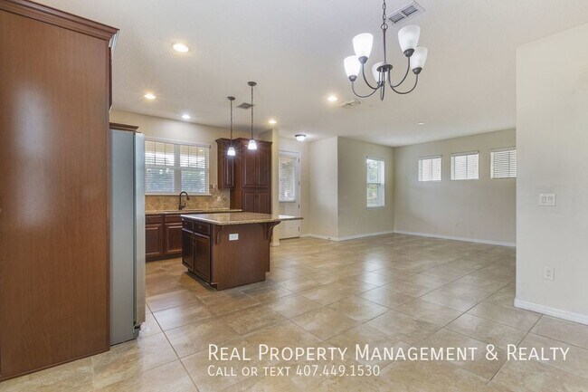 Building Photo - 3 BR / 2.5 BA Home In Tapestry