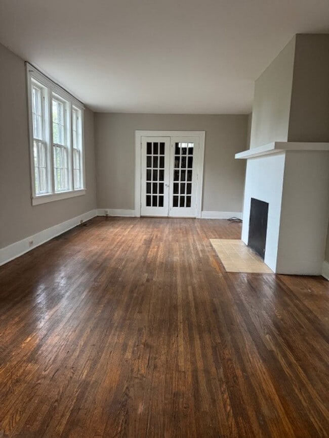 Foto del edificio - 1801 Ashwood Ave
