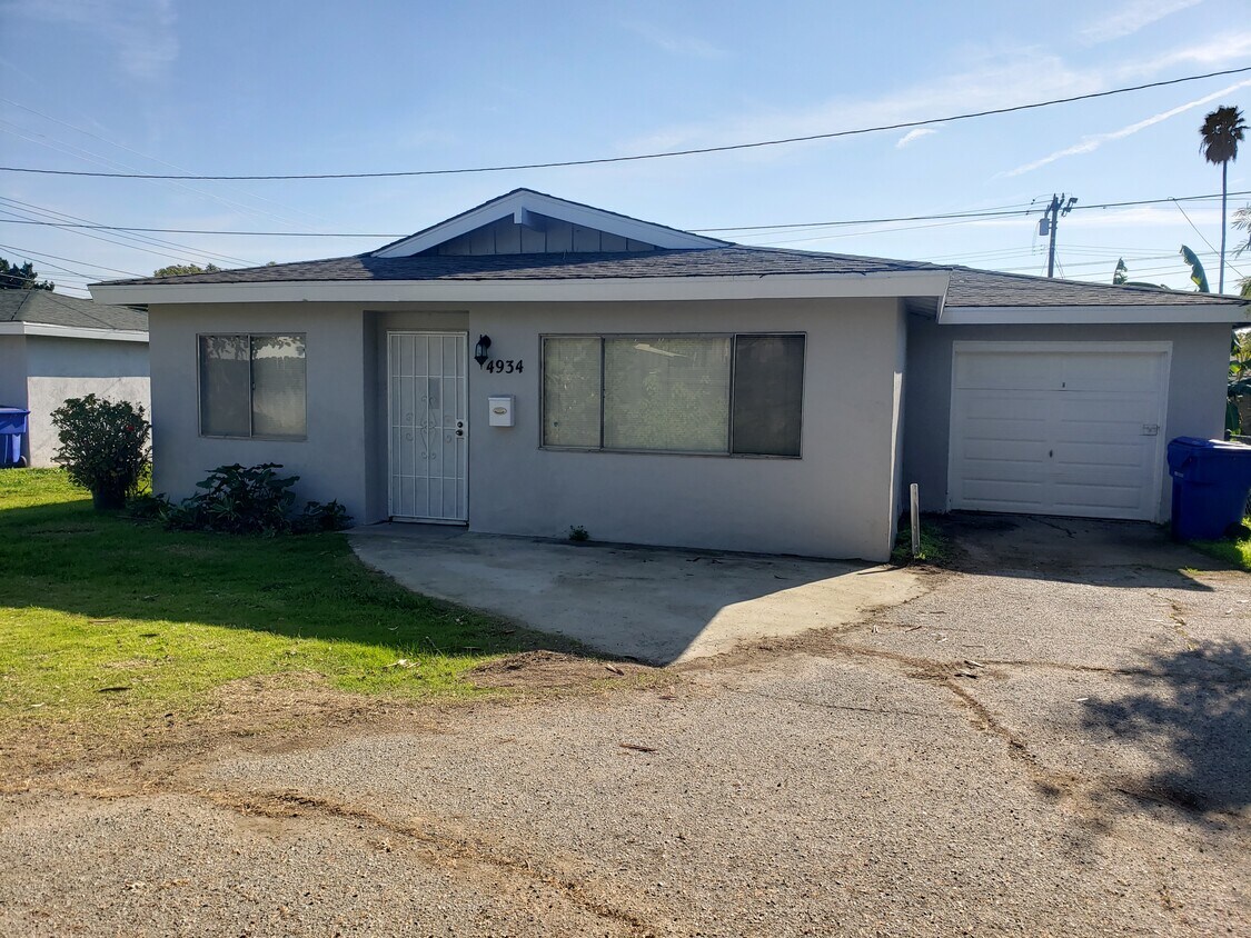 Foto principal - 4934 Acacia St