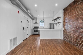Building Photo - 103-105 Broadway