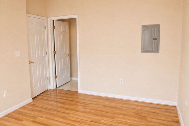 Foto del edificio - 4551 Strutfield Ln