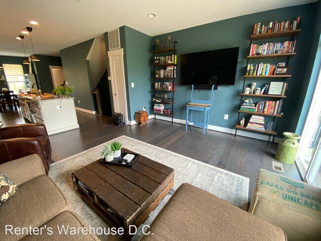 Building Photo - 3 br, 2.5 bath House - 635 Parkside Pl NE