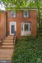 Building Photo - 2041 S Glebe Rd
