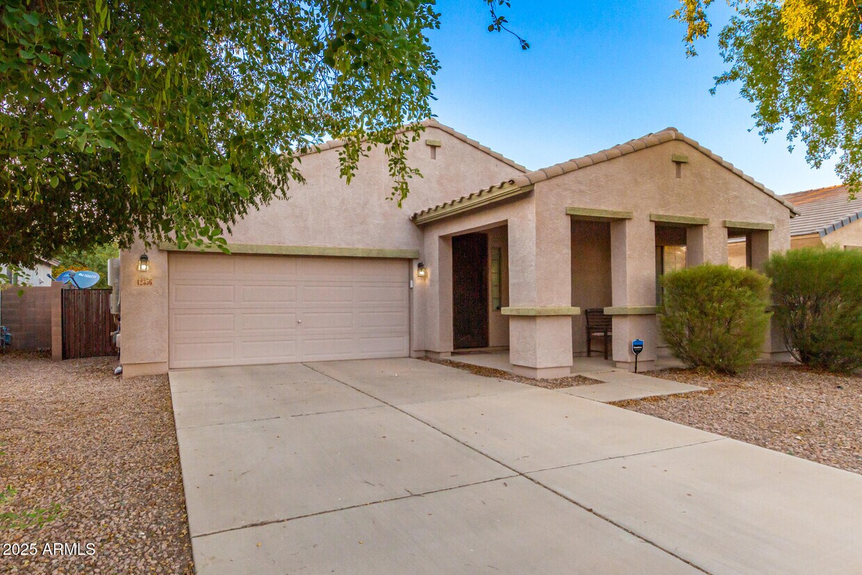 Foto principal - 42356 W Balsa Dr