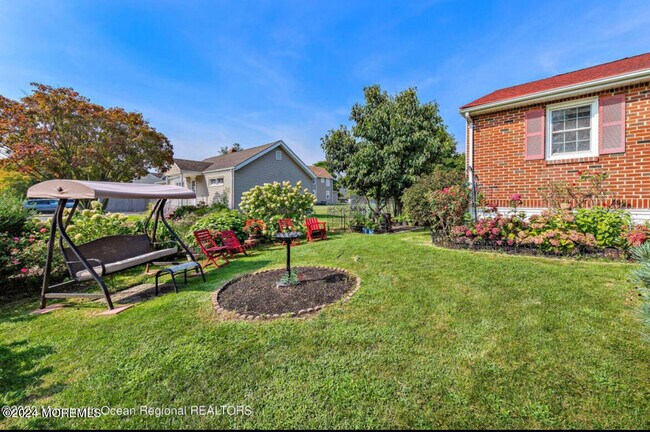Building Photo - 120 Hulick Pl