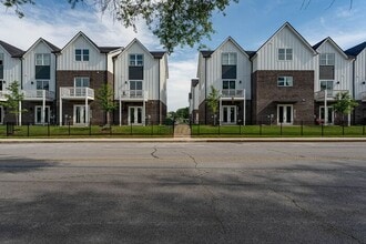Building Photo - 5757 Sofias Cir