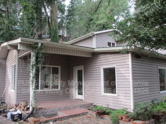 Building Photo - 18092 Idalyn Drive