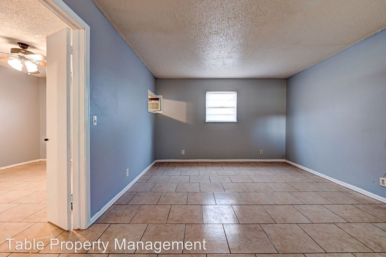 Primary Photo - 2478 NW 23rd St
