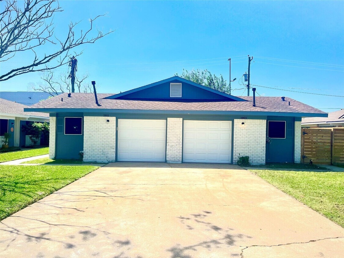 Foto principal - 1901 Bahama Dr