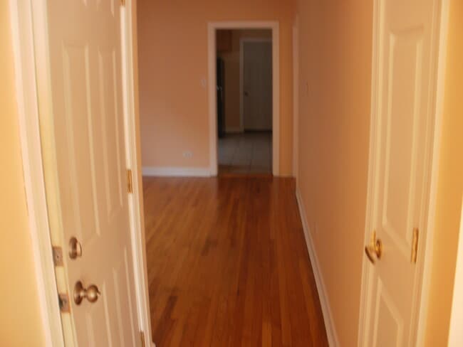 hallway to lead to dinner room - 1706 N Mayfield Ave
