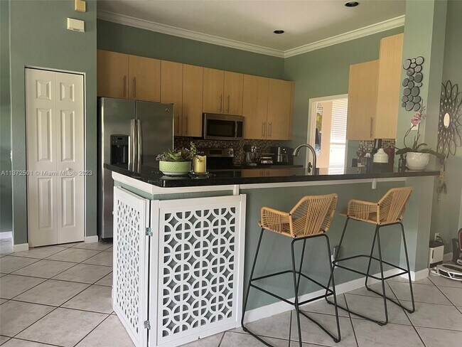 Foto del edificio - 1702 Sparrow Ln