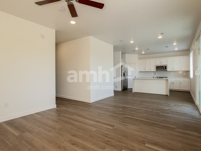 Foto del edificio - 12631 W Flynn Ln