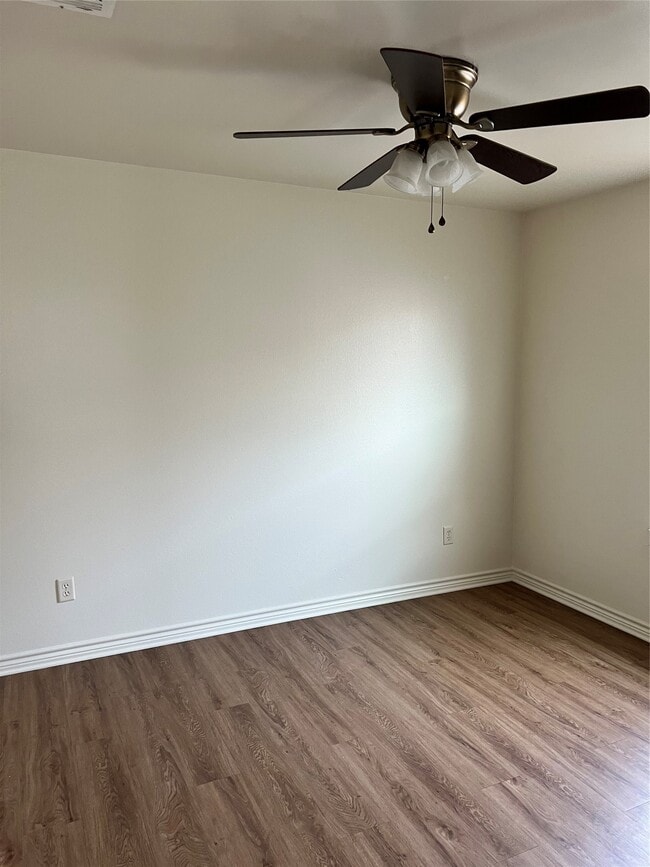 Foto del edificio - 717 N Marshall Ln