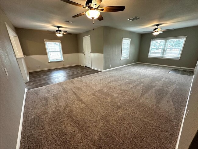 Building Photo - 318 Melton St