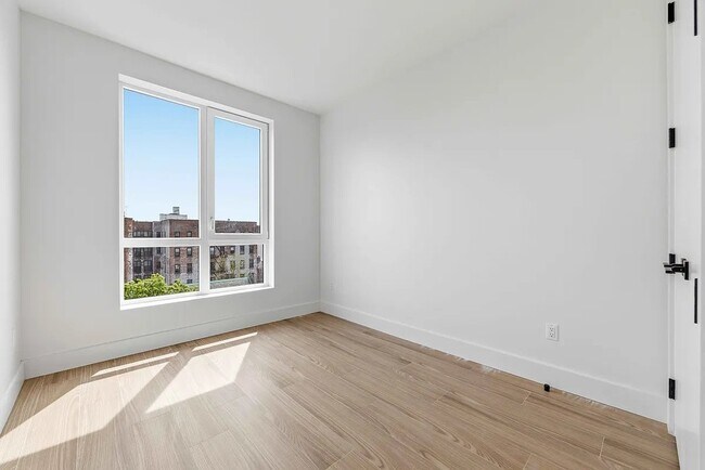 Foto del edificio - 948 New York Ave