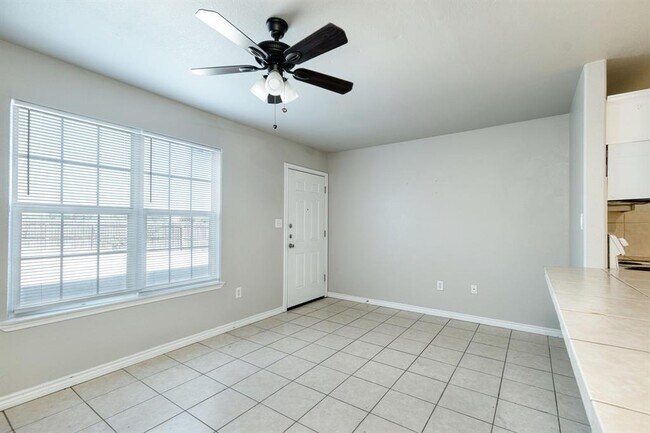 Foto del edificio - 107 Castleberry Ct