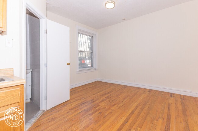 Foto del edificio - 552 Lincoln Pl