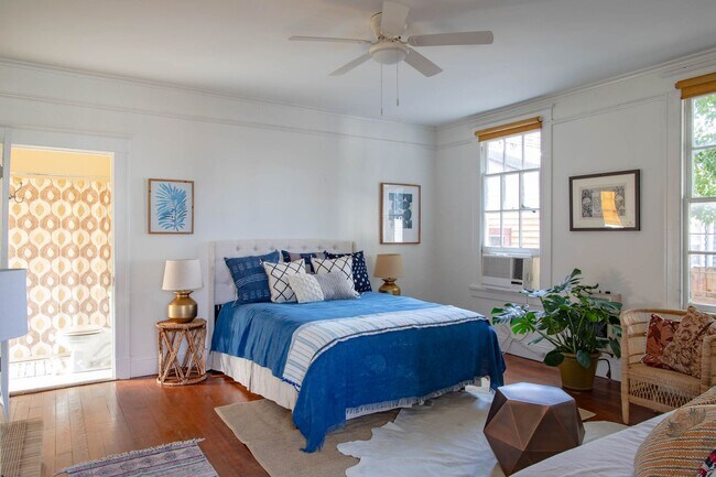Foto del edificio - Gorgeous, Natural Light Filled Studio/1BA in Fairgrounds!