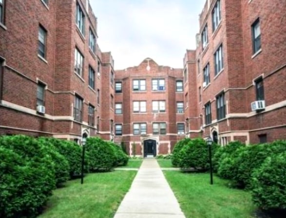 Building Photo - 1364 W Estes Ave