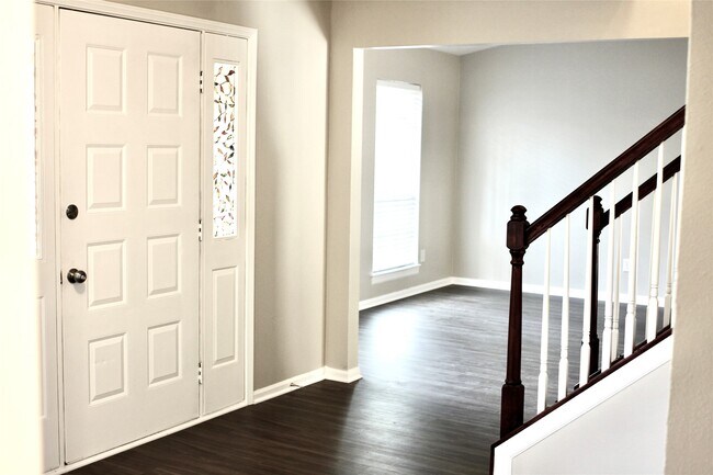 Foto del edificio - 4110 Valley Haven Dr