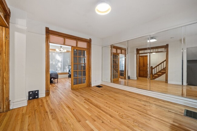 Building Photo - 1015 Garnett Pl