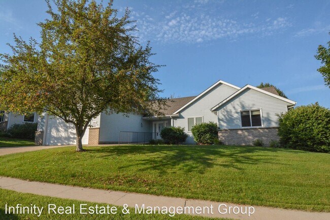 Foto del edificio - 5 br, 2.5 bath House - 2931 Northern Slope...