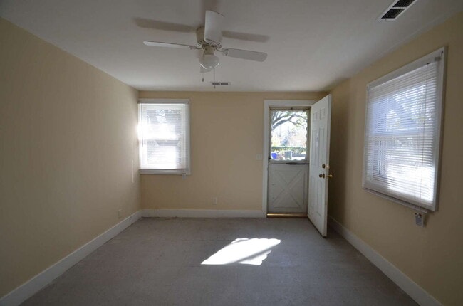 Photo - 1618 Acacia St Apartment