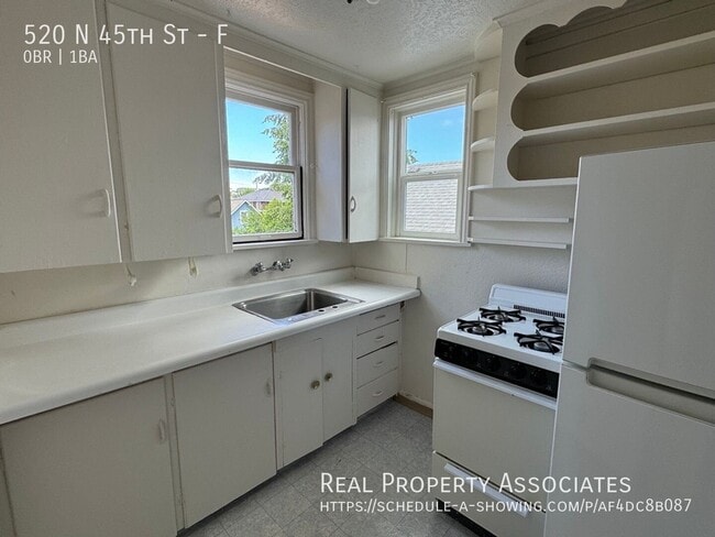 Building Photo - 520 N 45th St