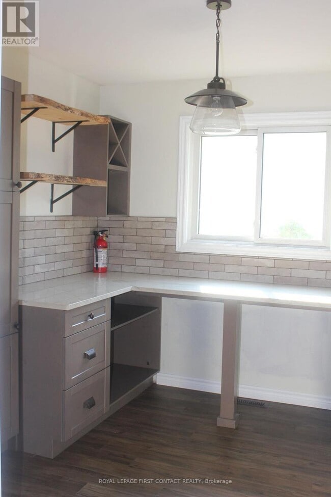 Building Photo - 16 Rosenfeld Dr