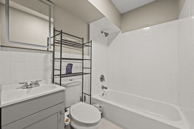 Baño - 692 Smith St SW