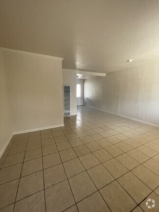 Building Photo - 1402 St Johns Dr