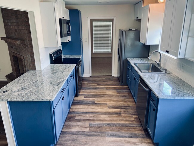 Foto del edificio - 1413 Windcrest St