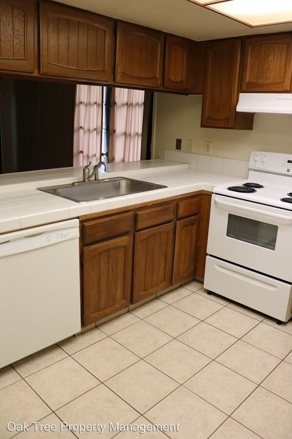 Foto del edificio - 4879 E Butler Ave