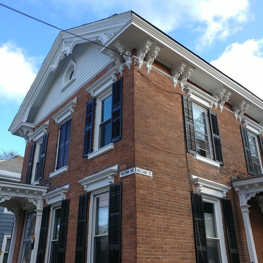 Primary Photo - 29 Fulton St