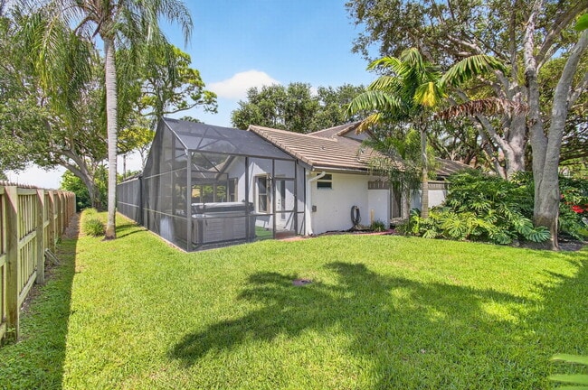 Building Photo - 4256 Gleneagles Dr