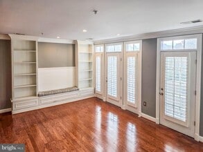 Building Photo - 1023 N Royal St