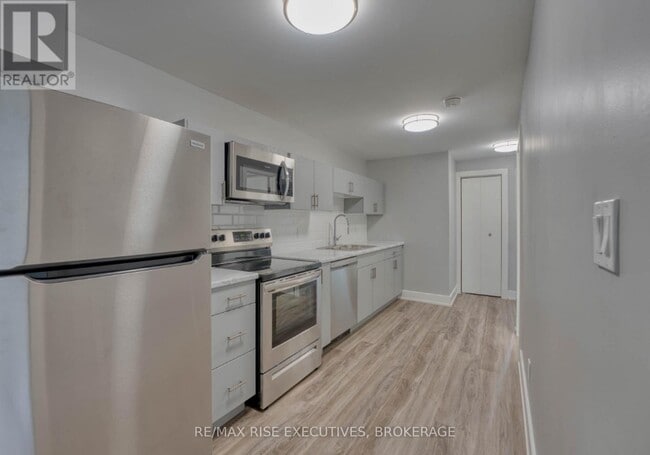 Building Photo - 597-597 Gavin Ct