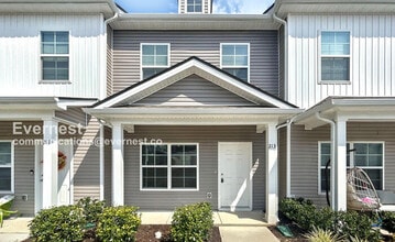 Building Photo - 213 Tara Ct