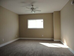 Building Photo - 802 Dragonfly Dr