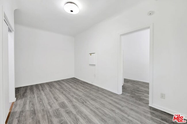 Foto del edificio - 225 E Garfield Ave