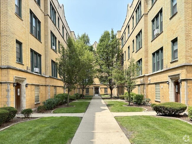 Building Photo - 2332 N Spaulding Ave