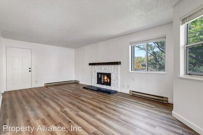 Foto del edificio - 1 br, 1 bath House - 17391 E. Mansfield Av...