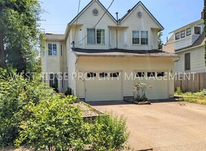 Building Photo - 618 S Texas St.