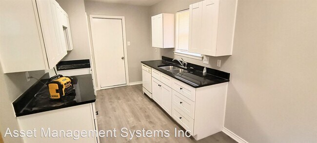 Building Photo - 3 br, 2 bath House - 2920 Tomlee St