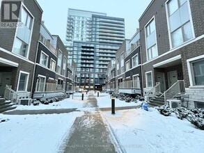 Building Photo - 39 Honeycrisp Cres